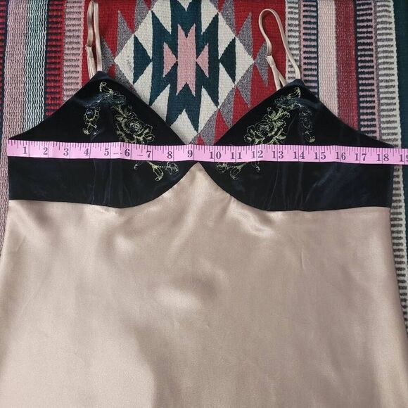 Morgan‎ Taylor Intimates Gold Satin Slip Dress Sz L Black Velvet Bust Feminine - Picture 4 of 6